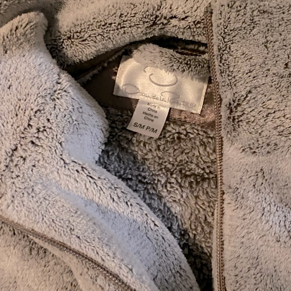 Women’s Robe - Picture 2 of 2